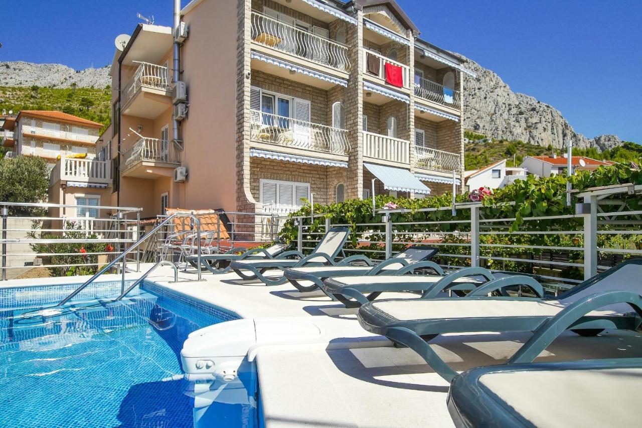 Apartments Babaja Omiš Esterno foto