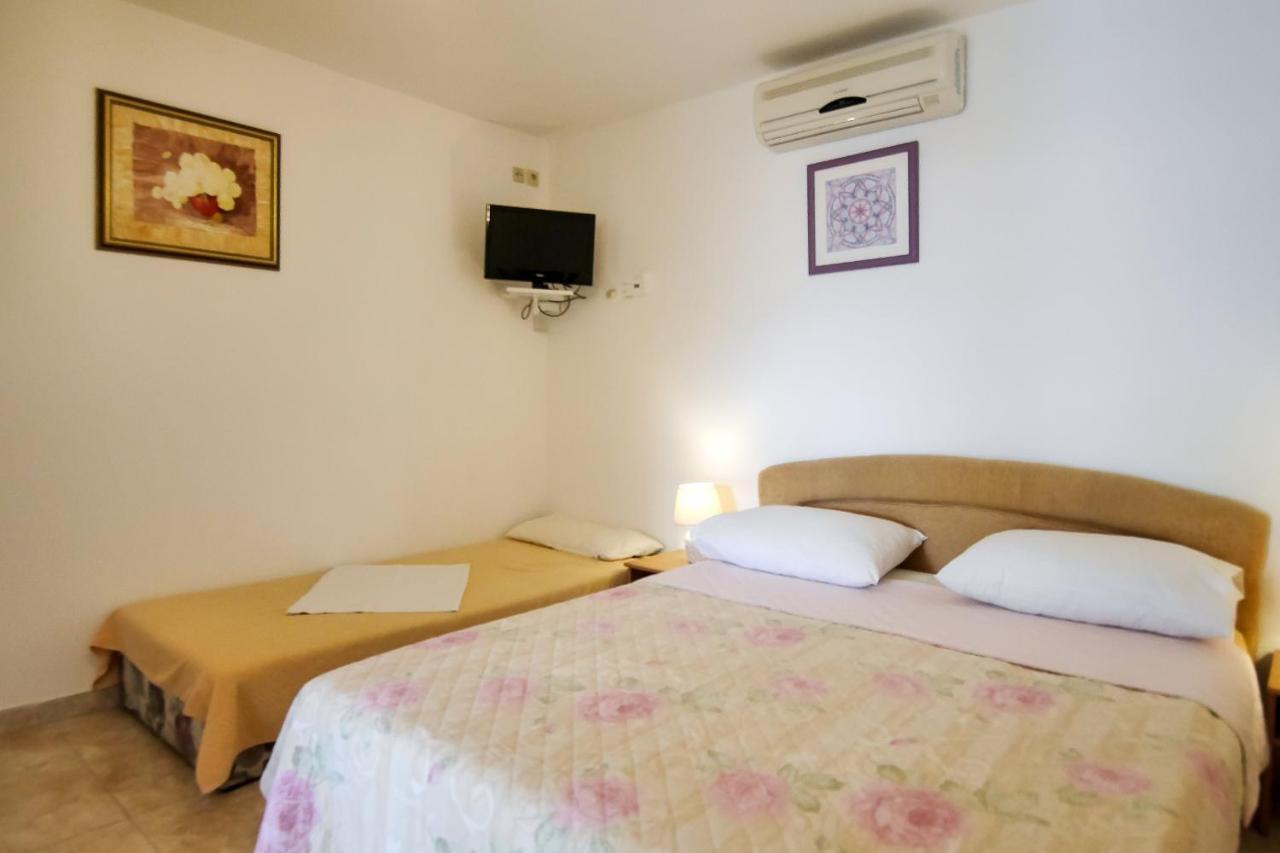Apartments Babaja Omiš Esterno foto