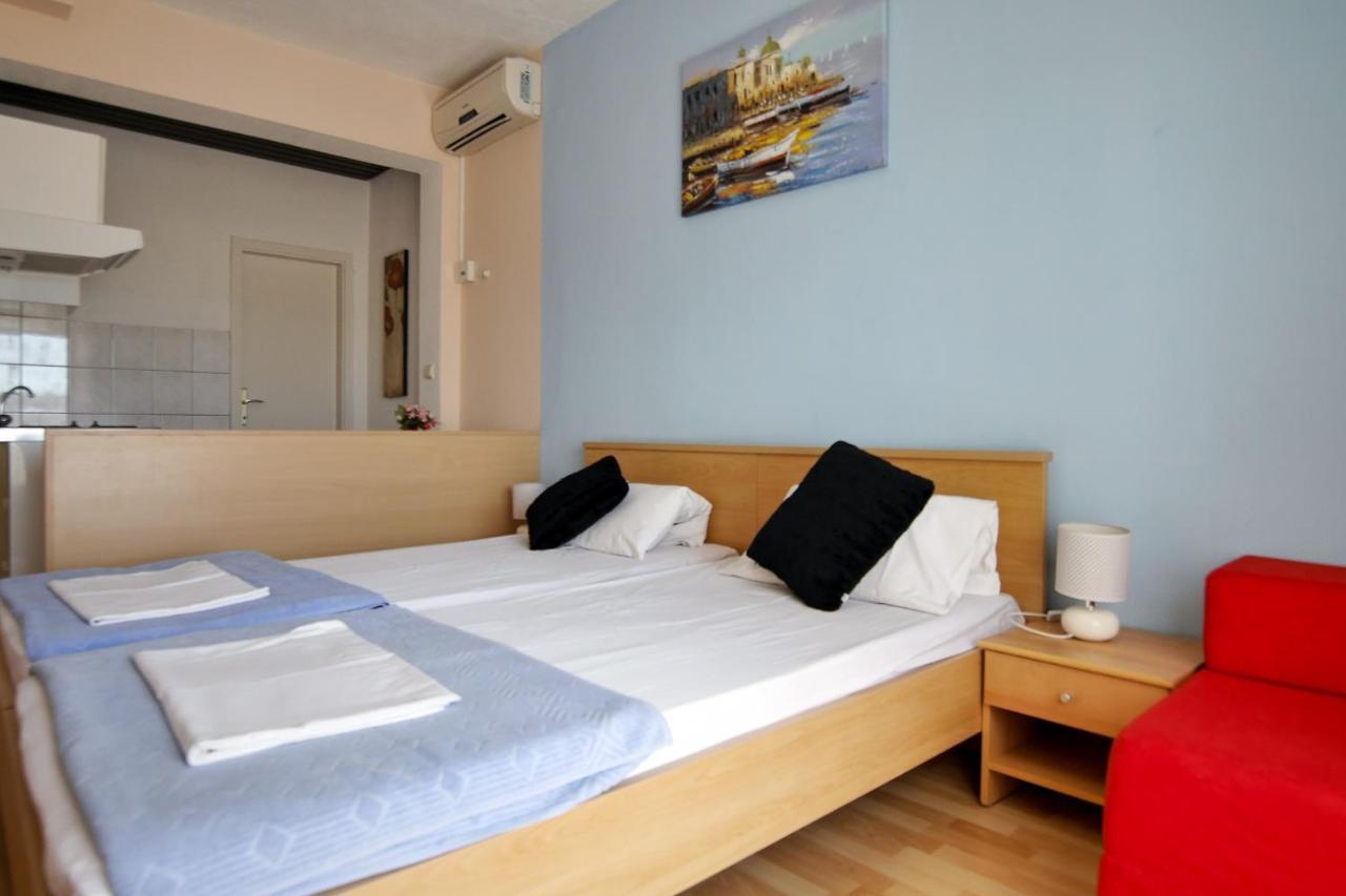 Apartments Babaja Omiš Esterno foto