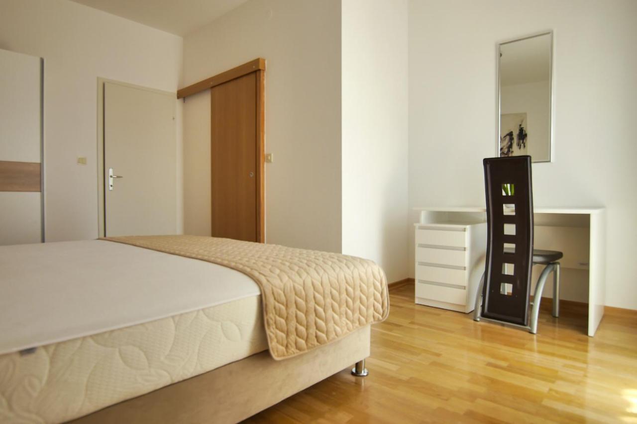 Apartments Babaja Omiš Esterno foto