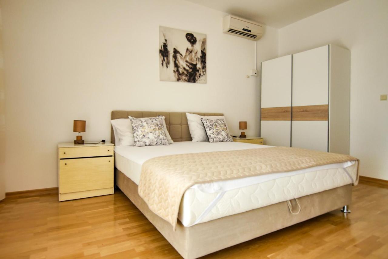 Apartments Babaja Omiš Esterno foto