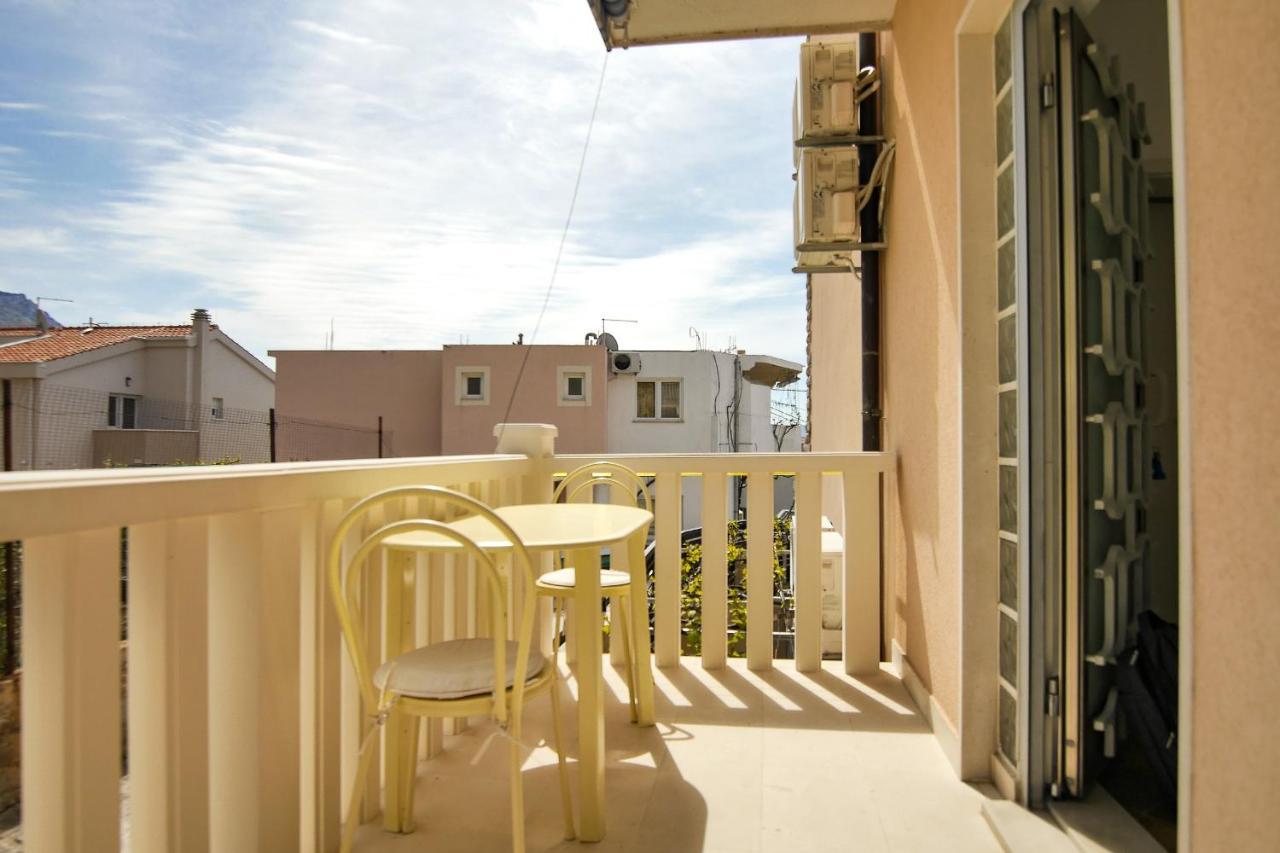 Apartments Babaja Omiš Esterno foto