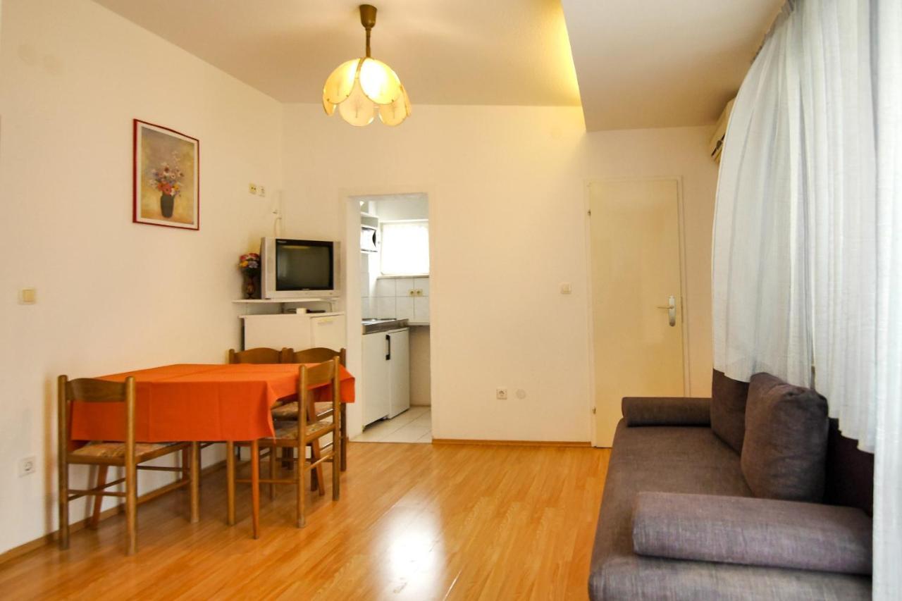 Apartments Babaja Omiš Esterno foto