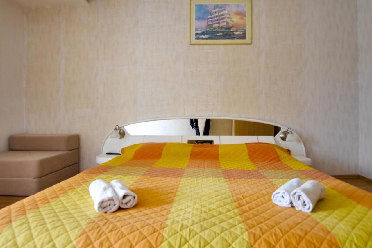 Apartments Babaja Omiš Esterno foto
