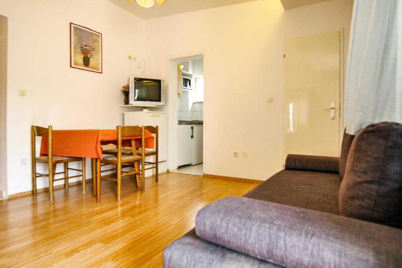 Apartments Babaja Omiš Esterno foto