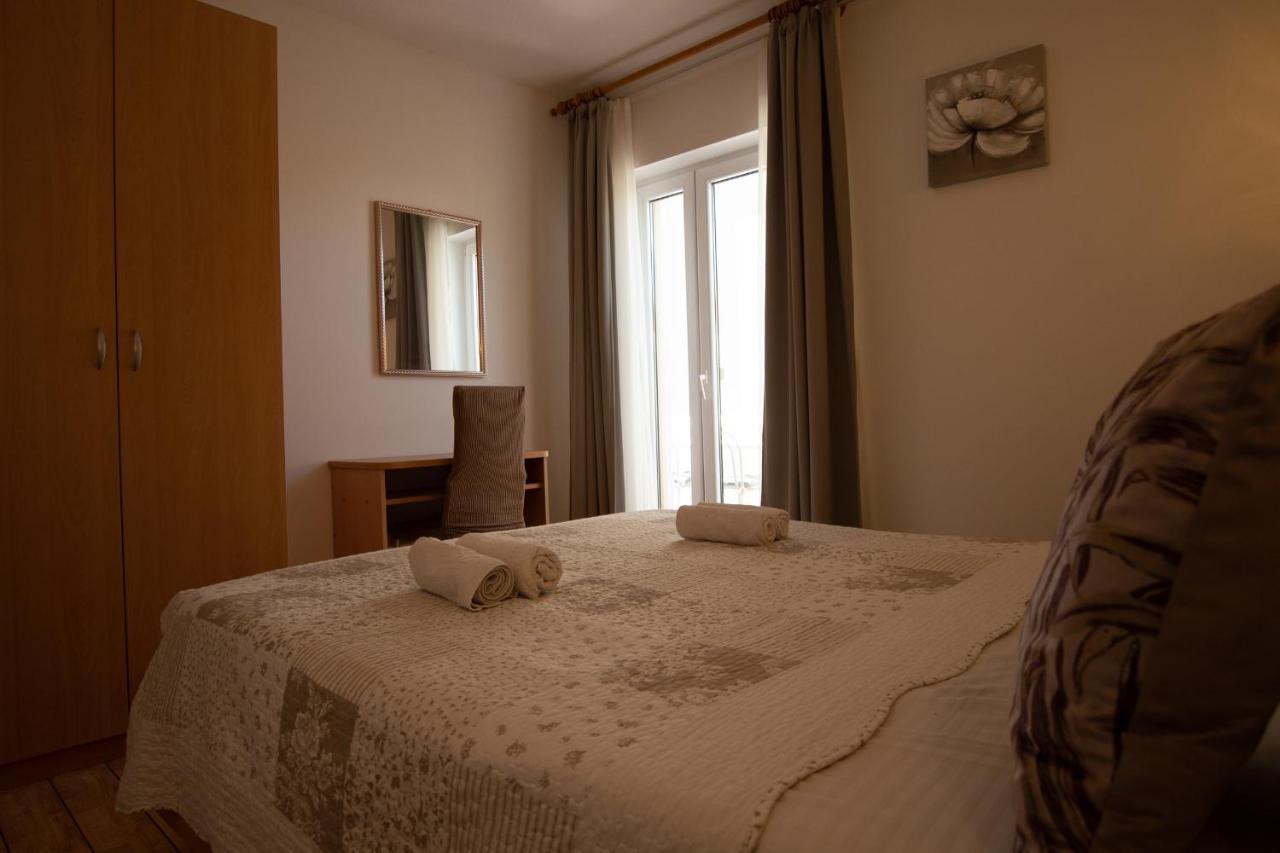 Apartments Babaja Omiš Esterno foto