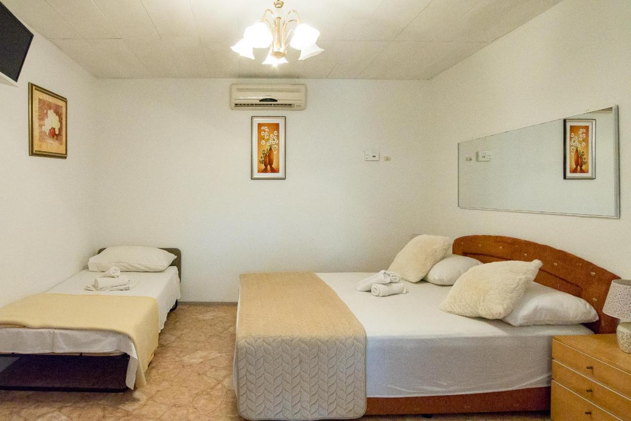 Apartments Babaja Omiš Esterno foto